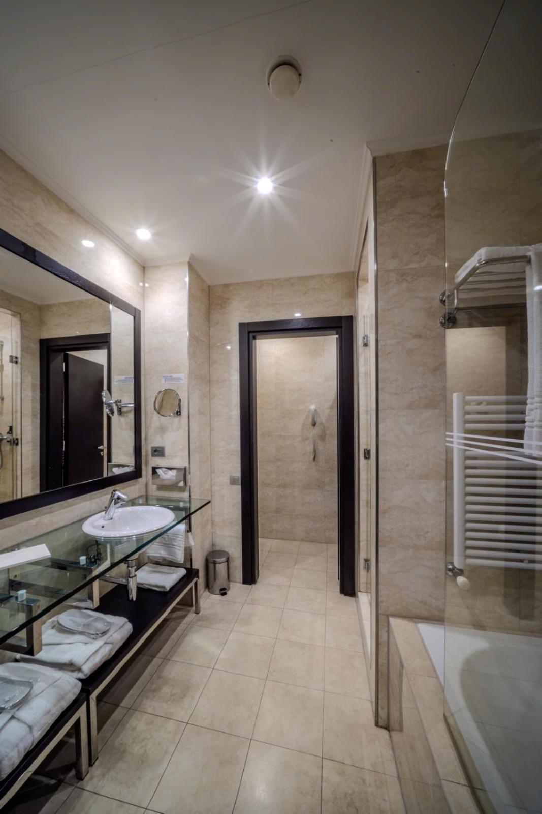 Hotel Rivo 티미쇼아라 외부 사진