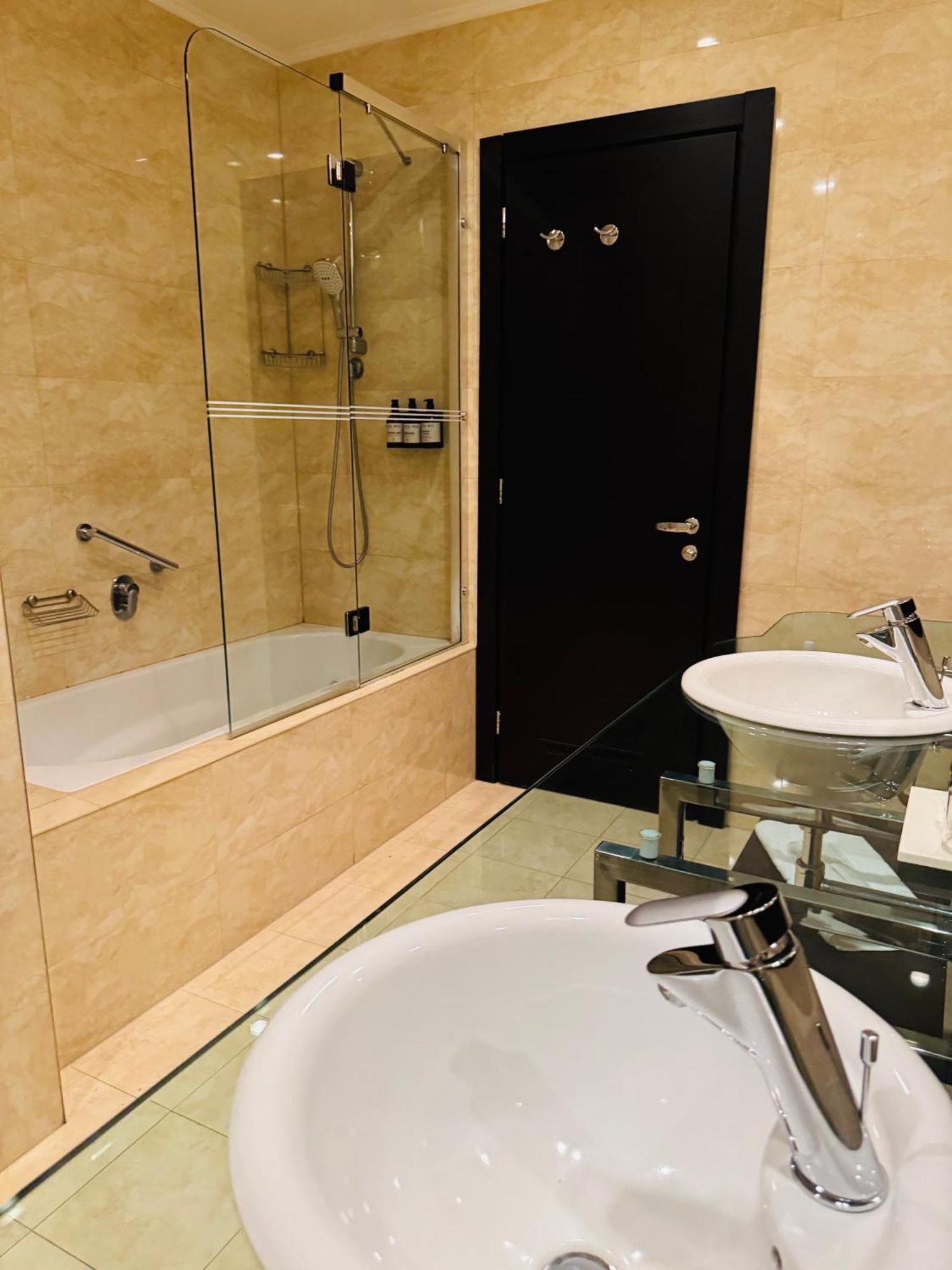 Hotel Rivo 티미쇼아라 외부 사진