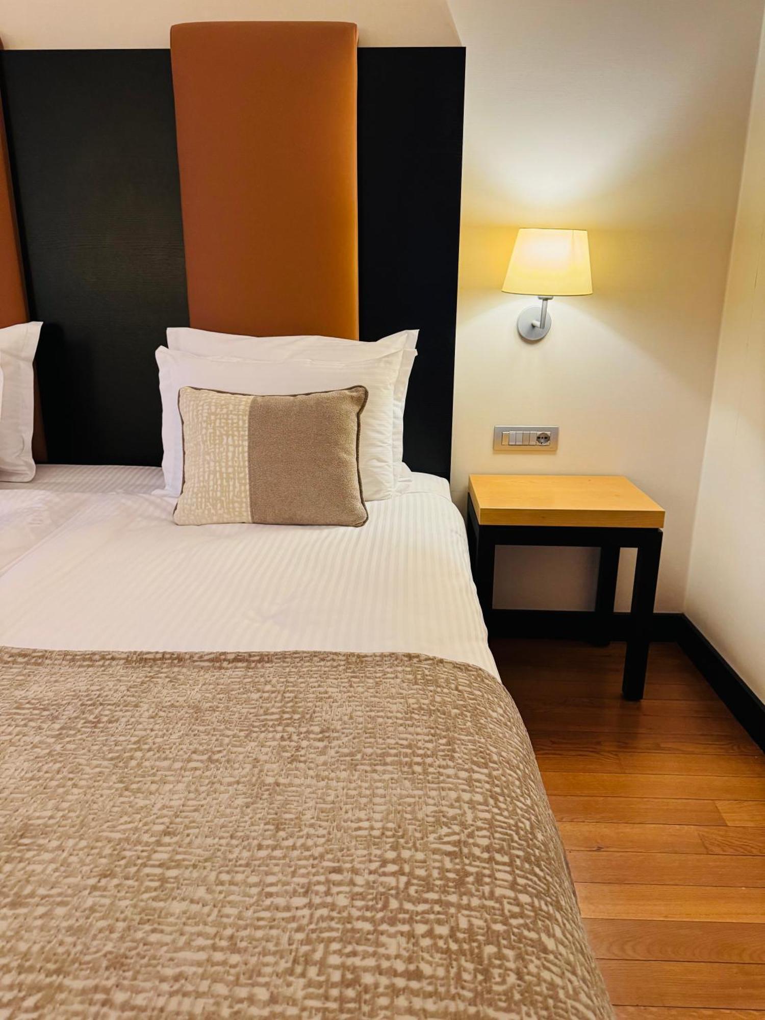 Hotel Rivo 티미쇼아라 외부 사진