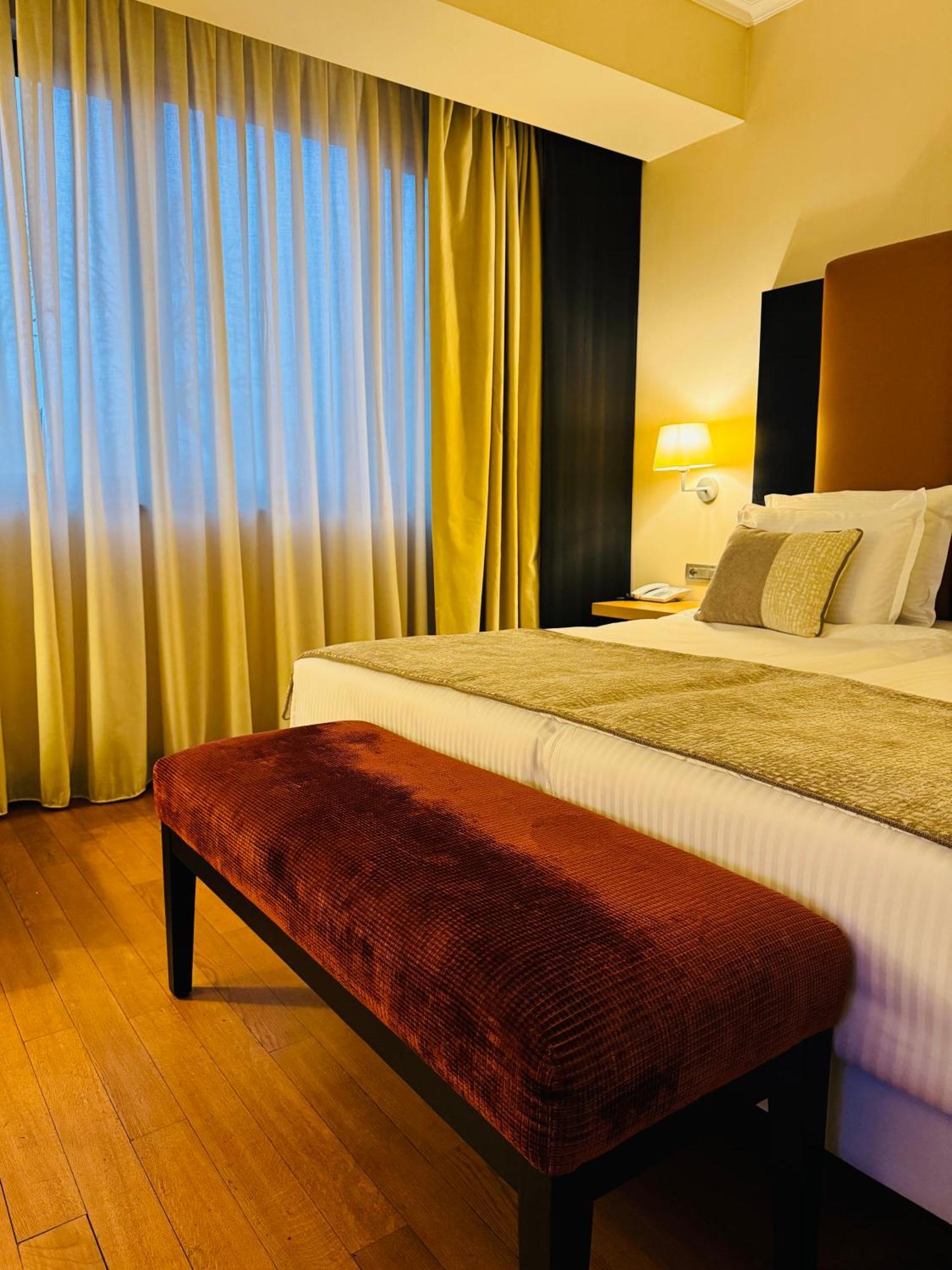 Hotel Rivo 티미쇼아라 외부 사진